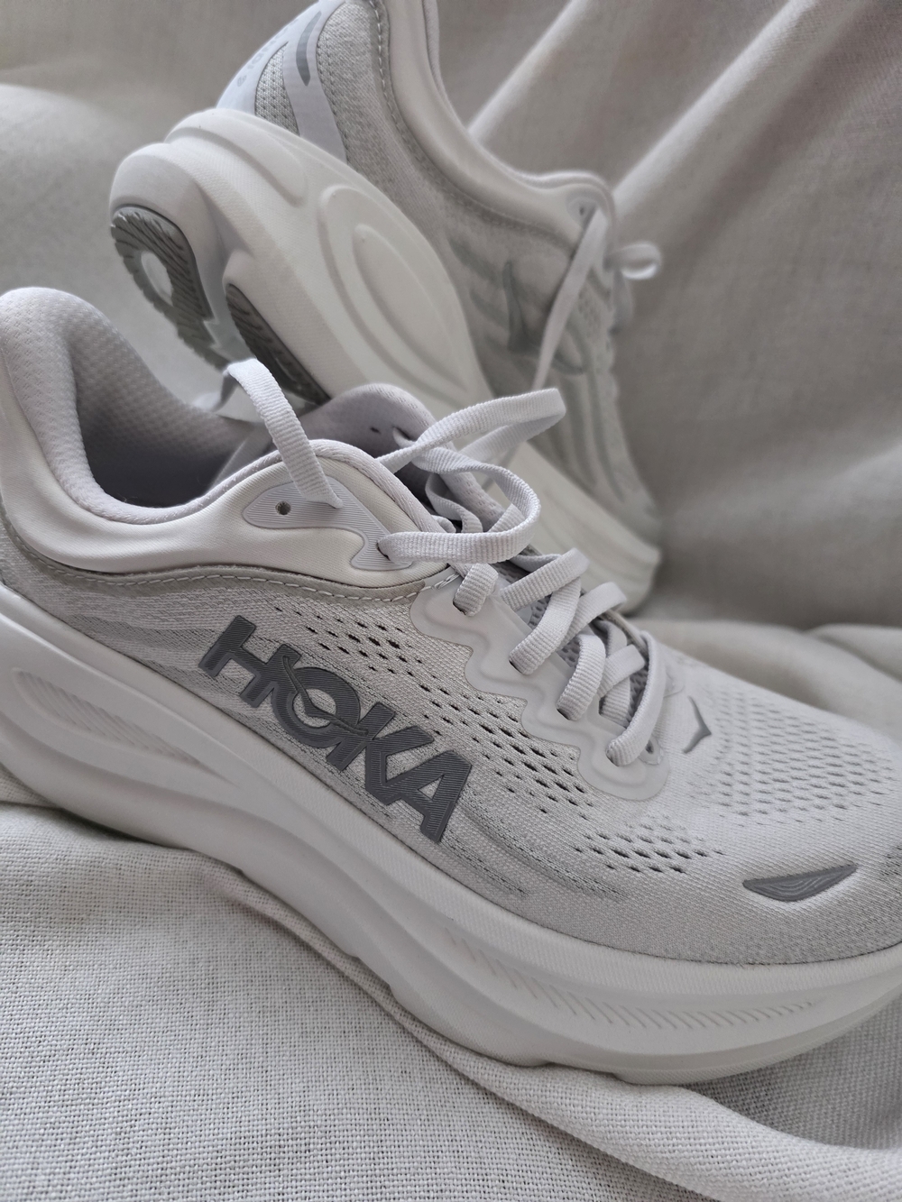 HOKA Women's Bondi 9  Stardust/Silver colorway, US size 8.5B - Picture 9 of 9